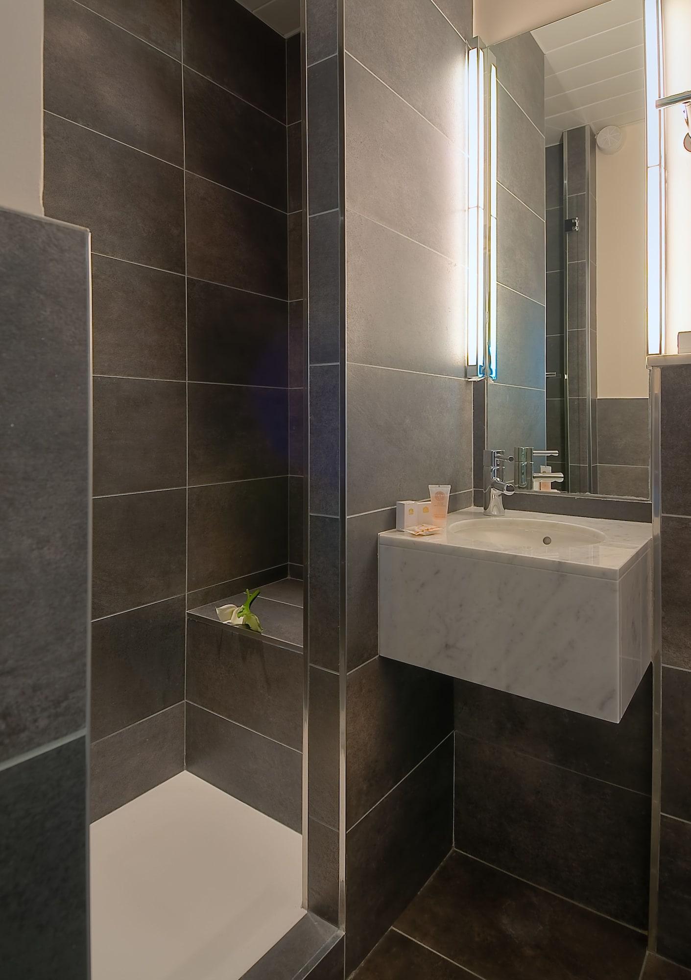 Hotel Marais Bastille Париж Экстерьер фото